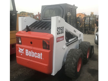 滑移装载机 BOBCAT S250