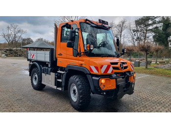 翻斗车 UNIMOG