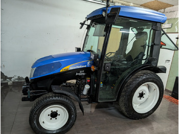 紧凑型拖拉机 NEW HOLLAND