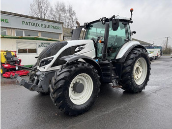 拖拉机 VALTRA T214