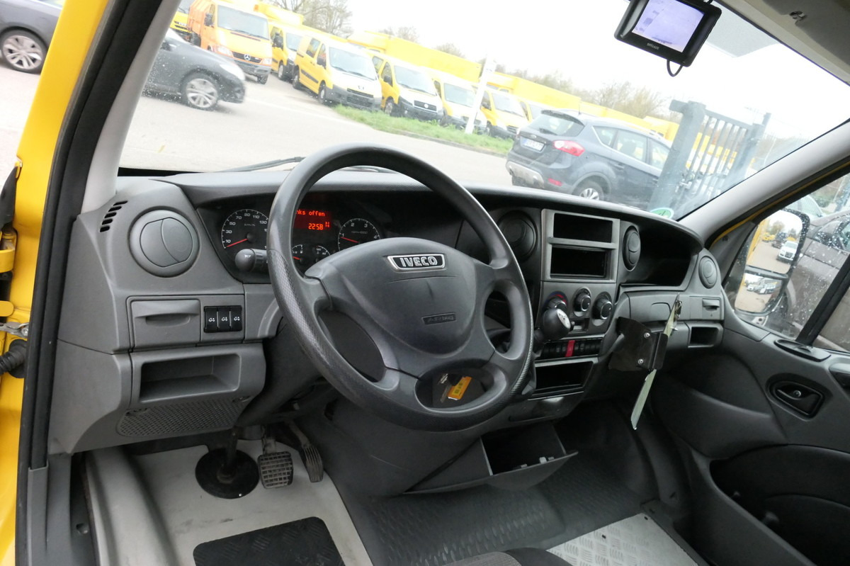 Interior photo 2: 厢式货车 IVECO Daily 35 S11 C30C AUTOMATIK KAMERA MAXI KAMERA R Interior photo 2: 厢式货车 IVECO Daily 35 S11 C30C AUTOMATIK KAMERA MAXI KAMERA R