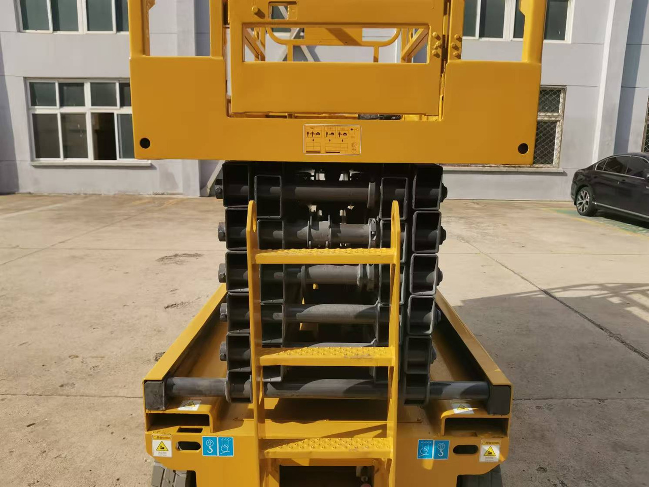 剪式升降机 XCMG Official 12m Used Self Propelled Scissor Lift GTJZ1212 Aerial Work Platforms For Sale：图8