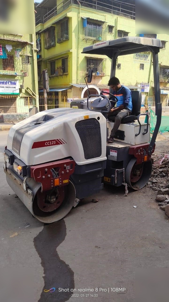 新的 碾压机 DYNAPAC CC125:图1