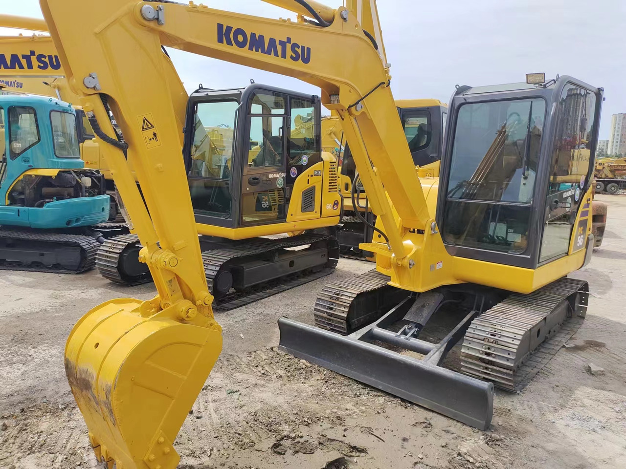 小型挖掘机 KOMATSU PC56-7：图6