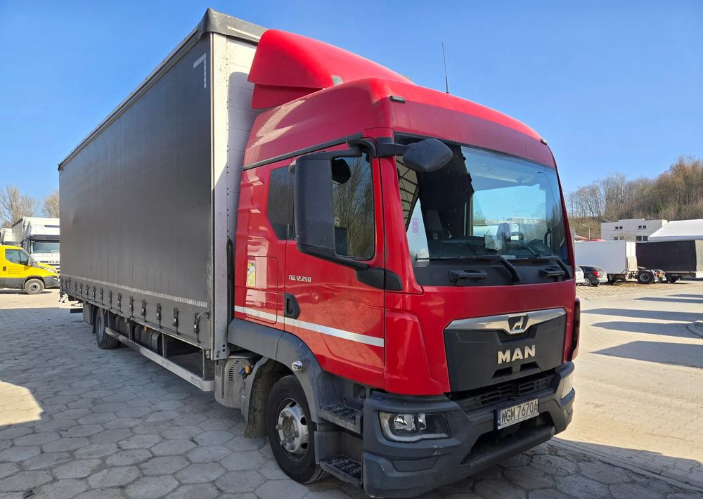 侧帘卡车 MAN TGL 12.250:图1