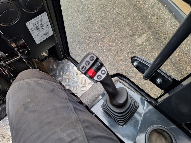 紧凑型装载机 Heracles H220:图13 紧凑型装载机 Heracles H220:图13