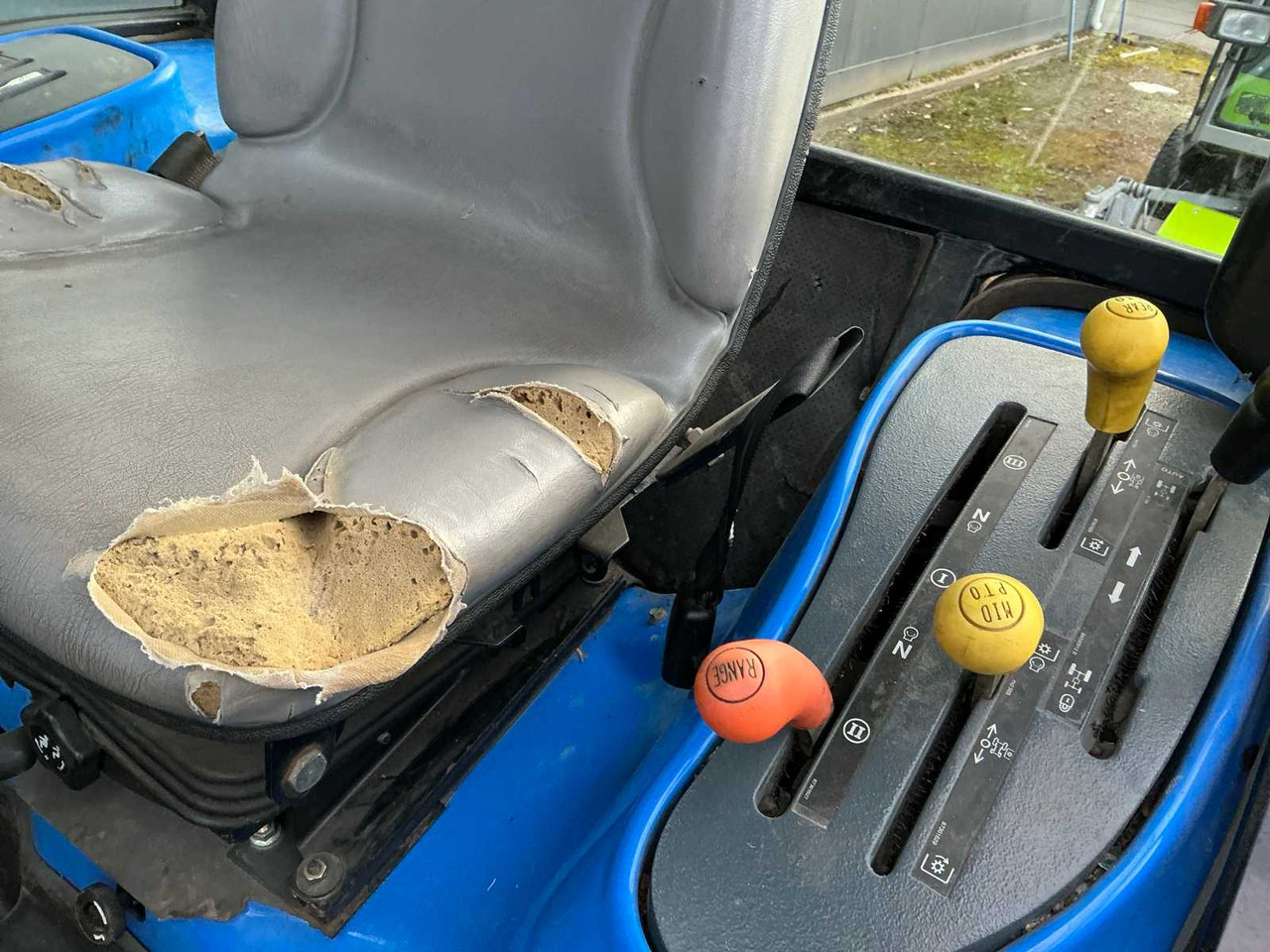 紧凑型拖拉机 New Holland TC35DA：图14