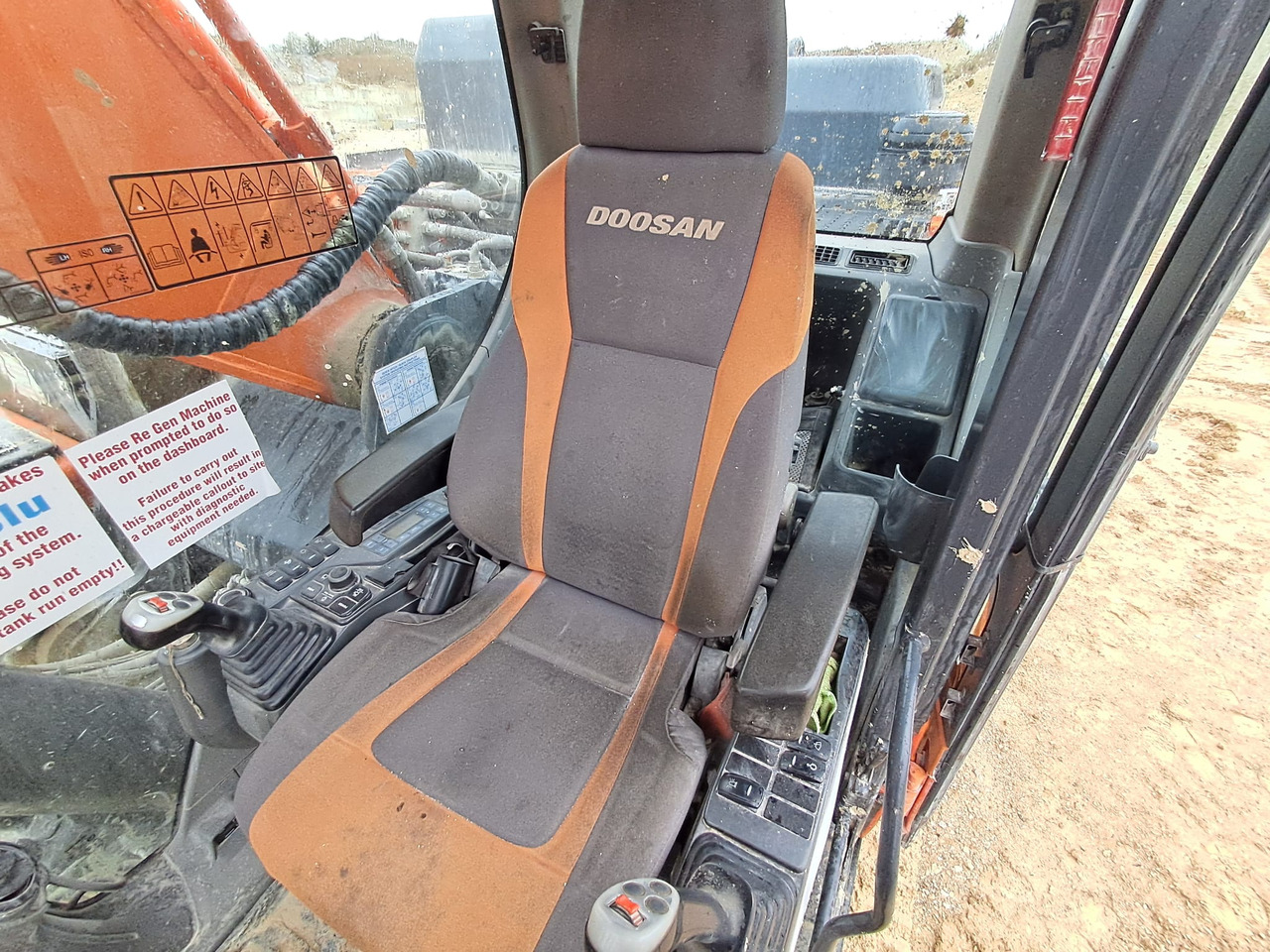 履带式挖掘机 DOOSAN DX 420 LC：图12